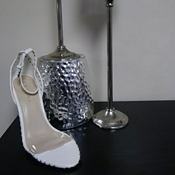 Stiletto heels - Picture 2 of 3